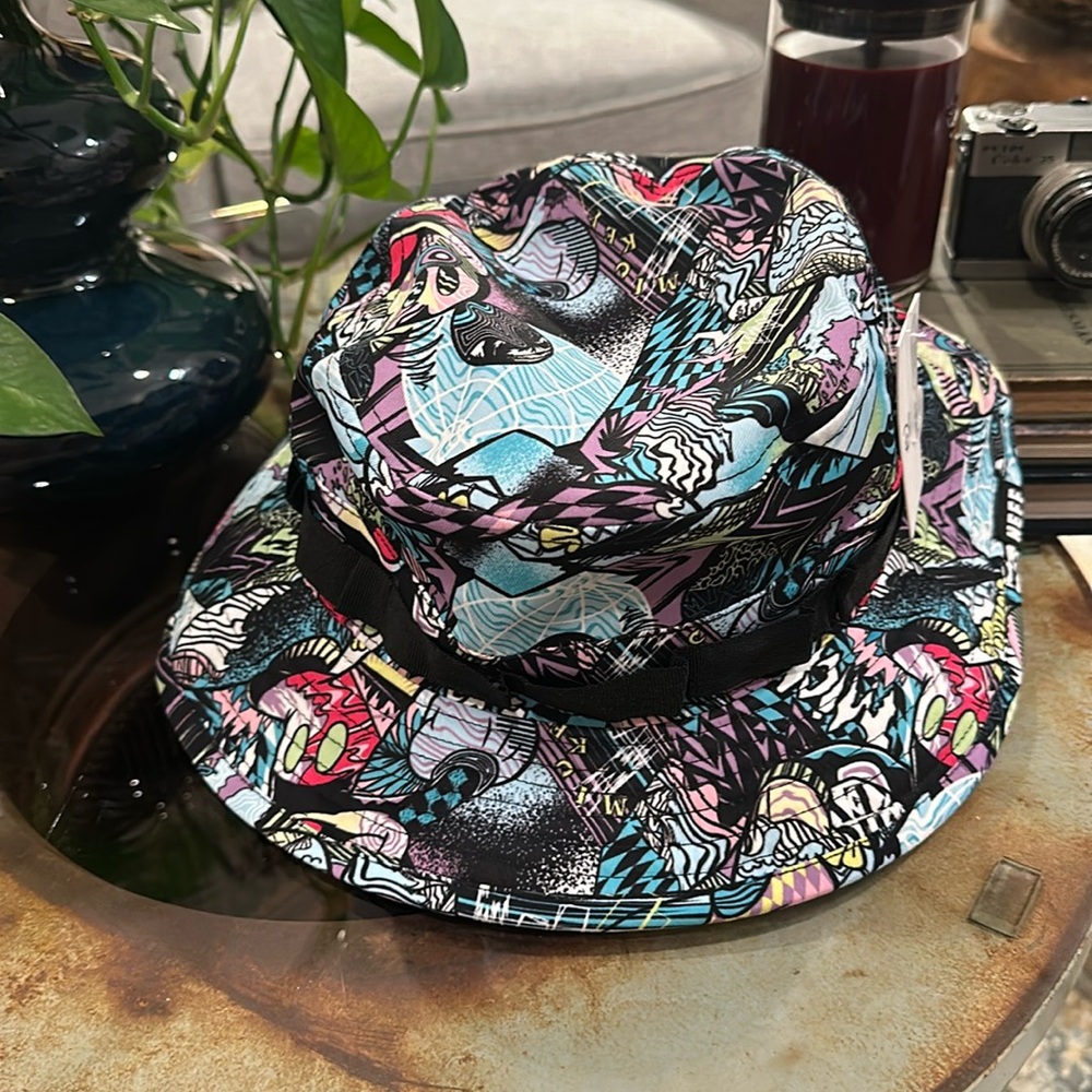Disney X Neff Artsy graffiti punk Bucket Hat Mickey Mouse